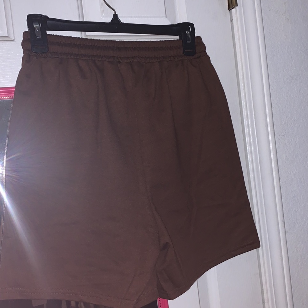Brown shorts - Picture 4 of 4